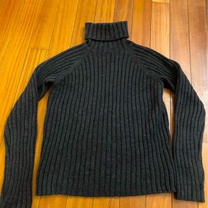 Banana Republic ribbed 100% merino wool sweater
